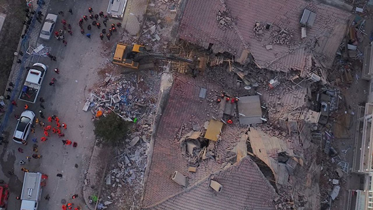Elazığ Depreminden Acı Haber: 22 Ölü 1030 Yaralı