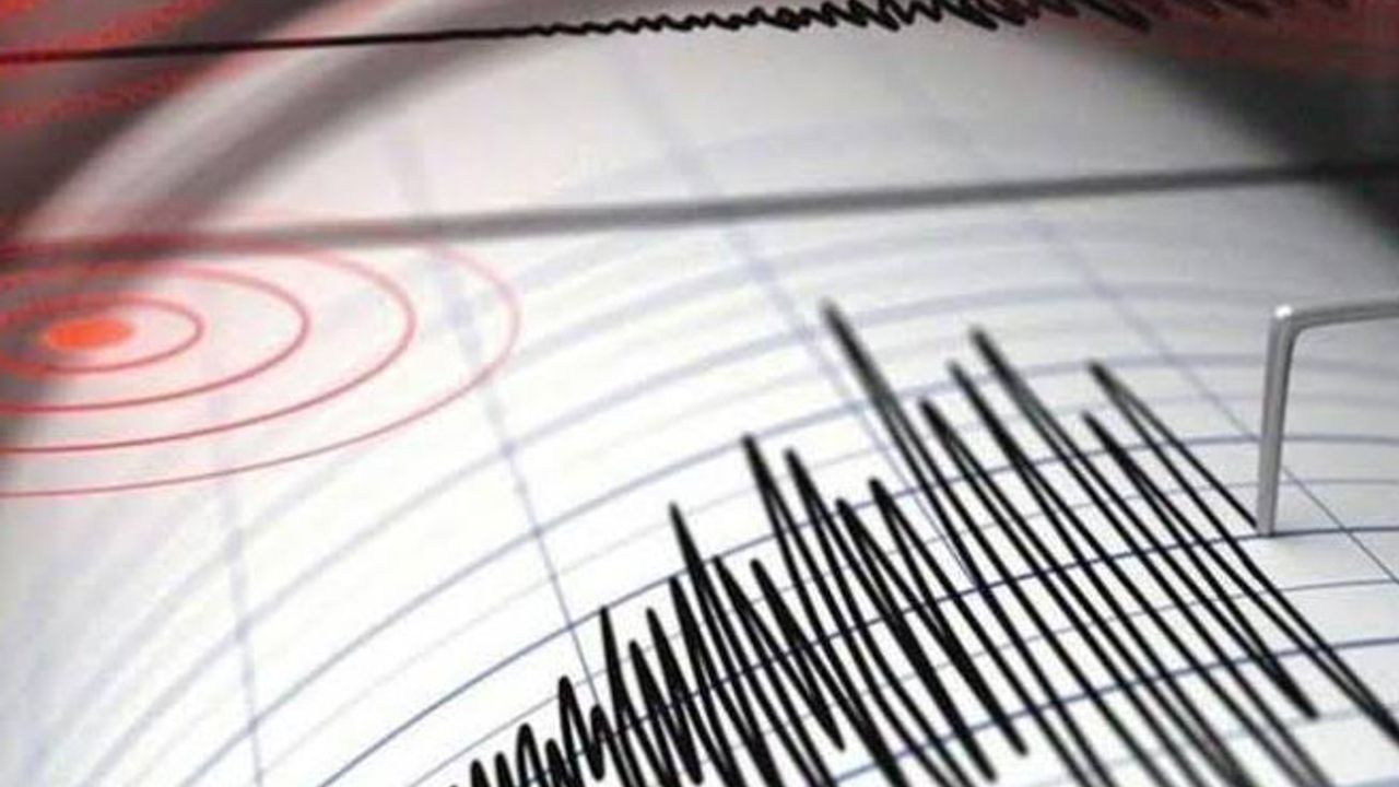 Marmaris'te 5,4 büyüklüğünde korkutan deprem