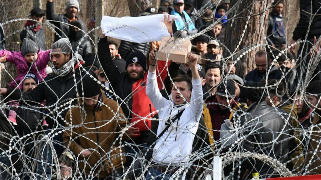 Yunanistan sığınmacılara karşı acımasız uygulamalarına bir yenisini ekledi