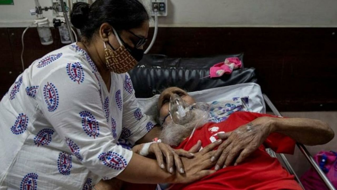 Hindistan'da acı koronavirüsü rekoru: İlk ülke oldu