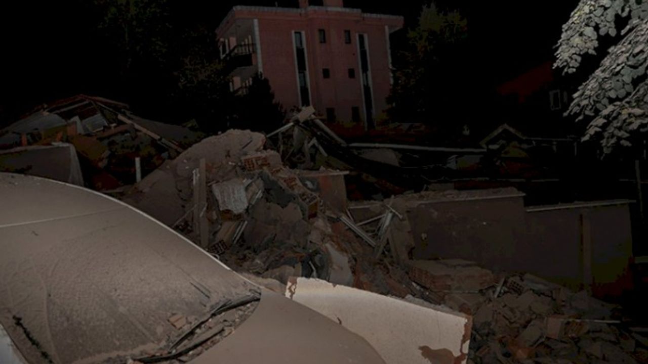 İstanbul Sarıyer Bahçeköy'de 9 katlı bina çöktü