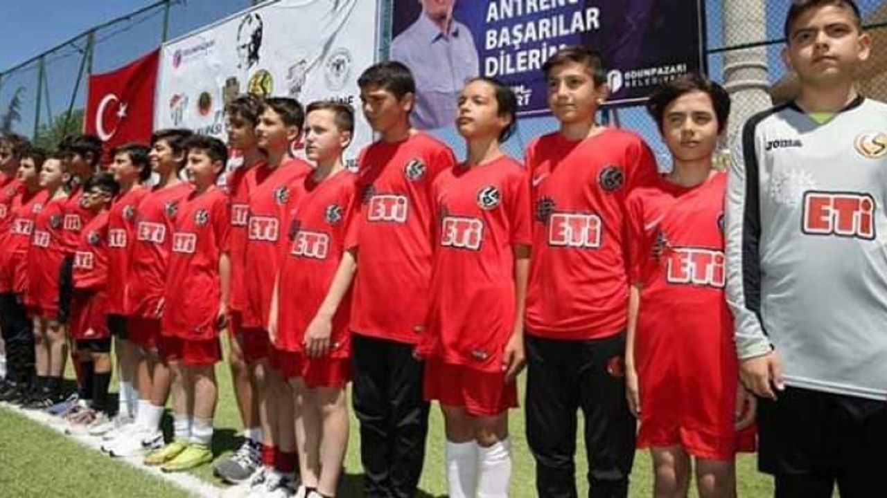 Atatürk Kupası'nda ter döktüler