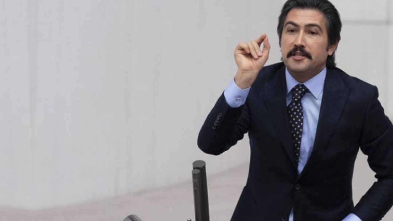 Erdoğan azarladı, görevden 'affını' istedi: AKP Grup Başkanvekili Cahit Özkan görevden alındı