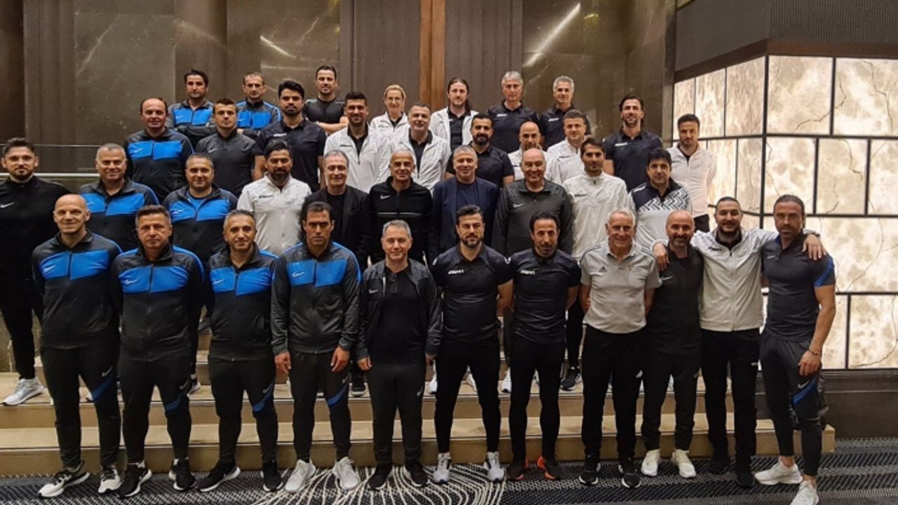 Konyaspor teknik direktörü İlhan Palut, Pro Lisans kursunu tamamlıyor