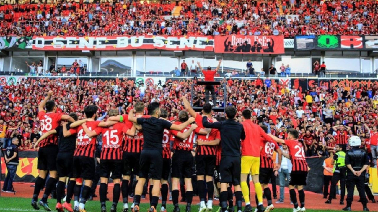 Üçüncü Lige düşen Eskişehirspor'da gitmek isteyen sporcu yok