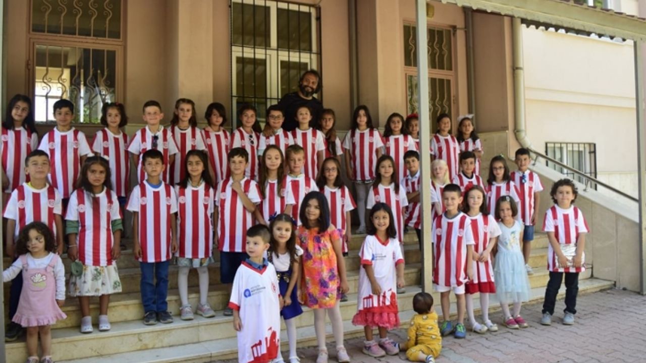 Antalyaspor’dan öğrencilere forma sürprizi