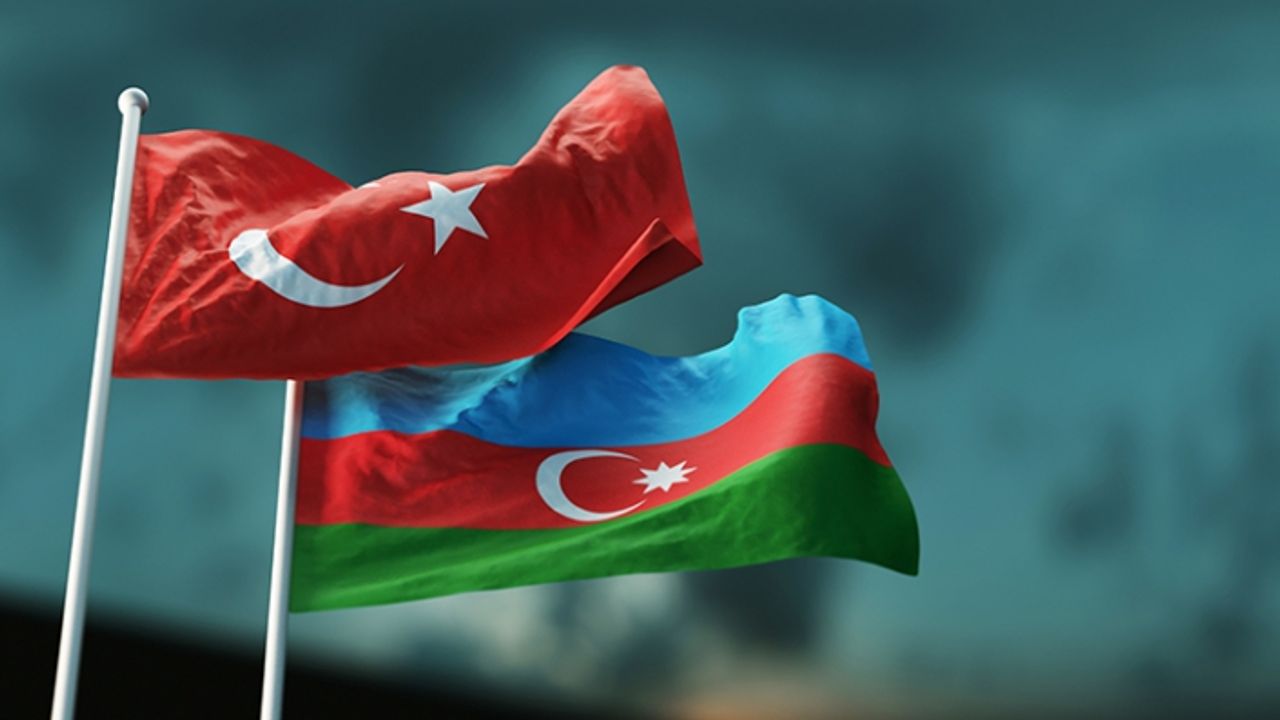 Azerbaycan'dan Türkiye'ye göçmen desteği çağrısı