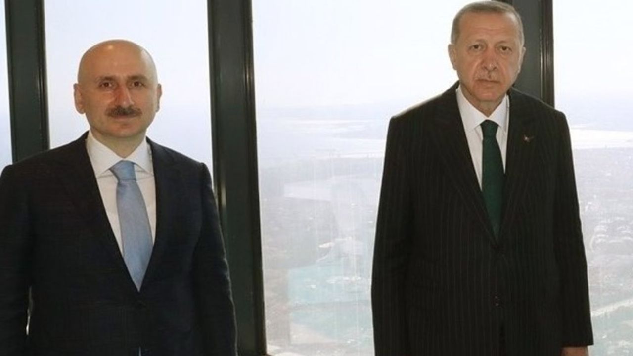 Bakan Karaismailoğlu, Erdoğan’ın gözüne gireceğim derken uçtu! Erdoğan dünyayı yönetiyormuş!