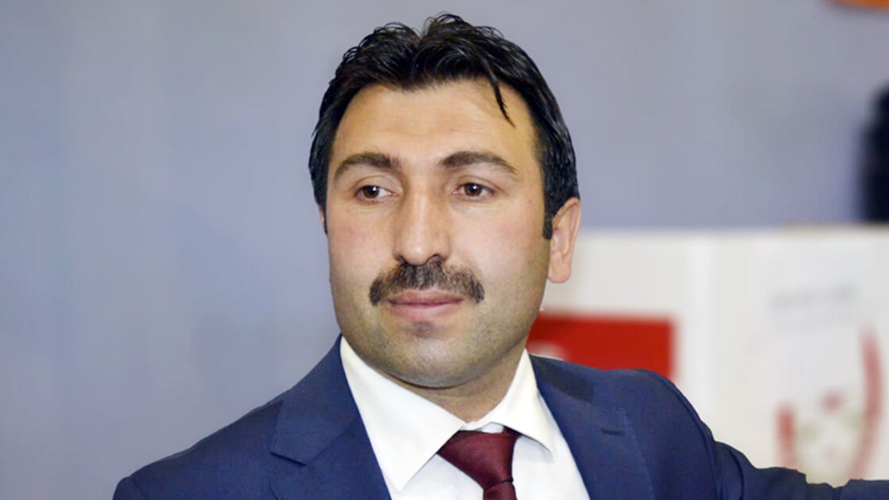 Müstehcen görüntüleri ortaya çıkan AKP'li başkan istifa etti