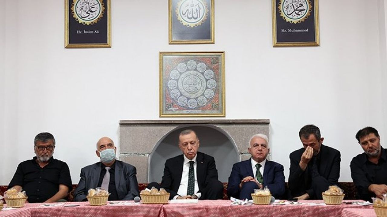 Erdoğan'dan ikinci cemevi ziyareti