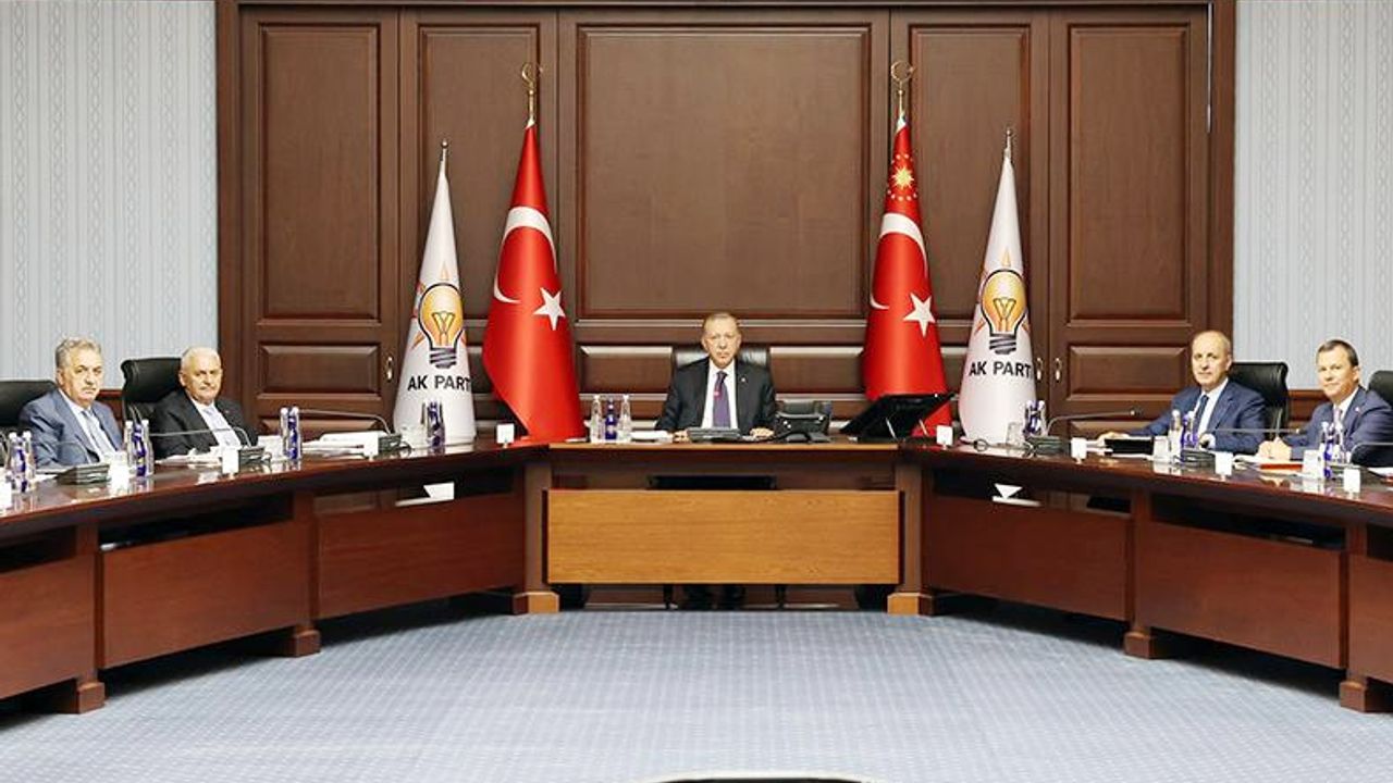 İki danışmanın istifasını Cumhurbaşkanı Erdoğan istemiş
