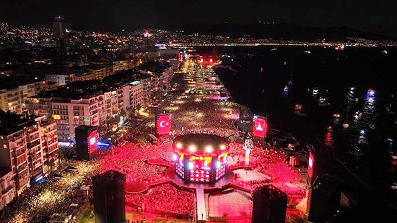 İptal edilen konserlere tepki: İzmir'de muhteşem kutlama!