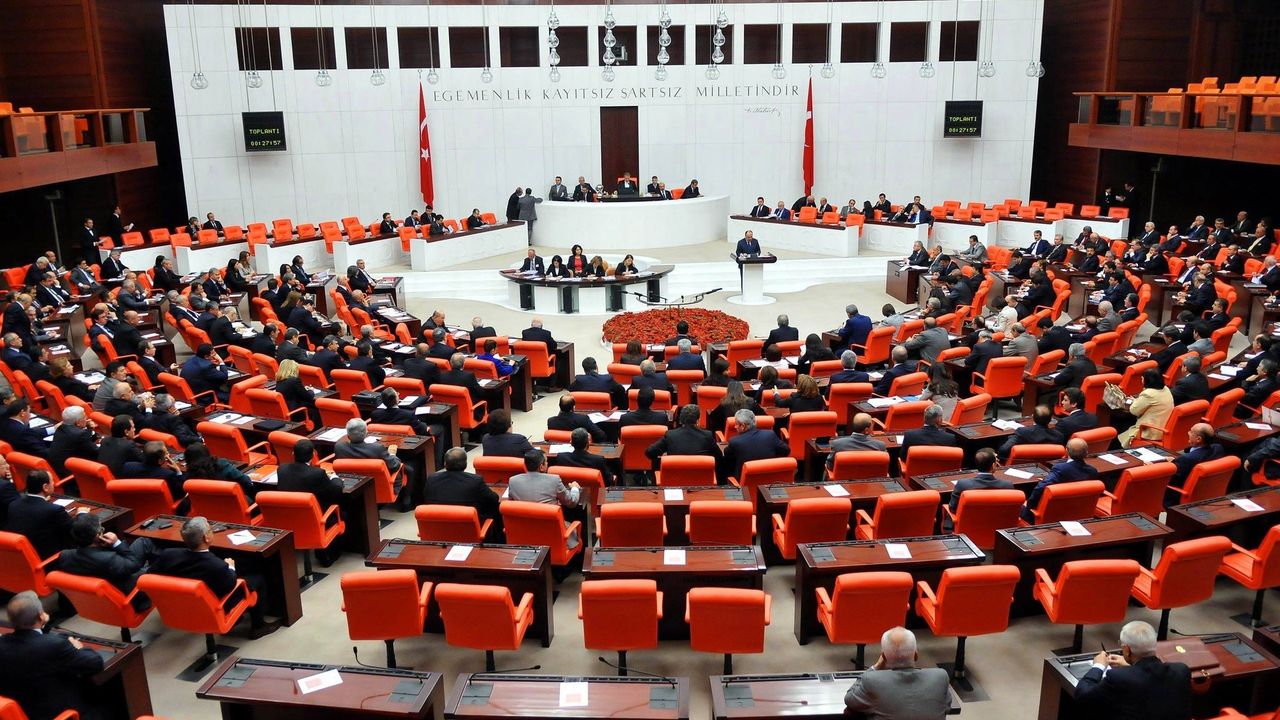 CHP'den AKP'nin anayasa değişikliği önerisiyle ilgili açıklama