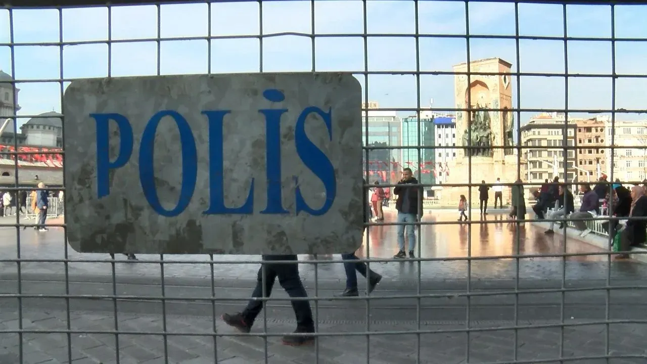 Taksim'de yılbaşı önlemleri: TOMA yerleştirildi