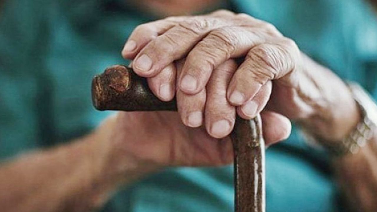 Türk halkı 70 yaş üzerini yaşlı buluyor