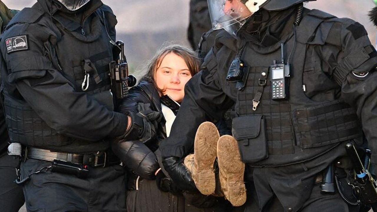 Ünlü iklim aktivisti gözaltına alındı