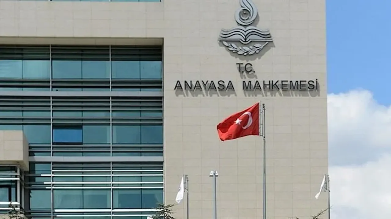 Anayasa Mahkemesi AKP'li belediyeye "dur" dedi!