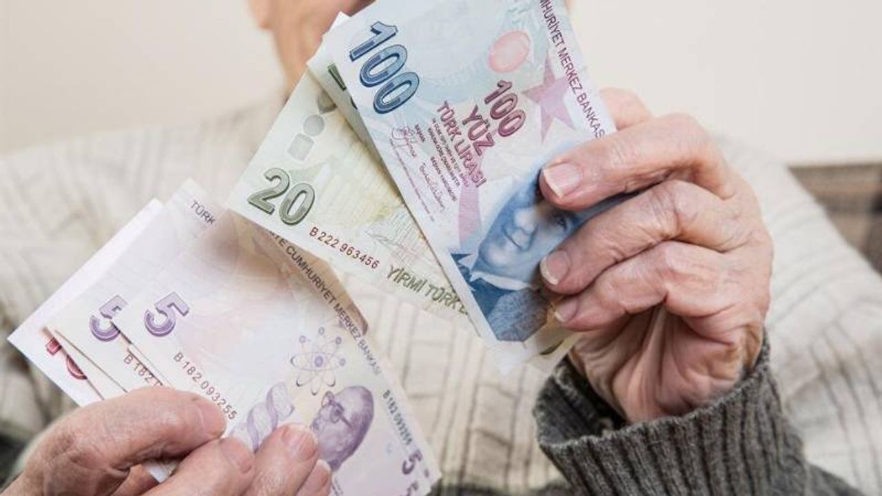 Memur ve emekli maaşına yüzde 30 zam öngören kanun teklifi kabul edildi
