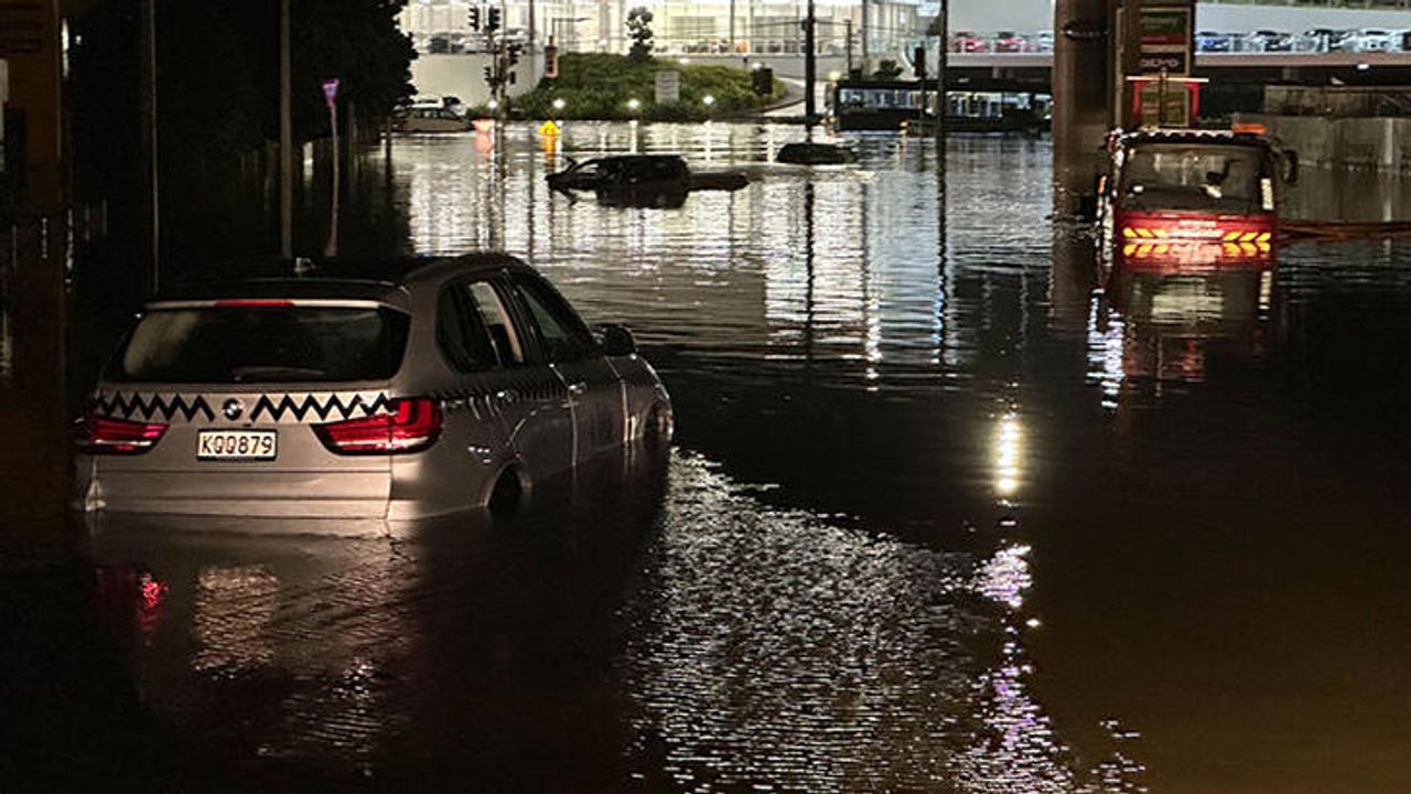 Yeni Zelanda'da meydana gelen sel felaketinde can kayıpları artıyor