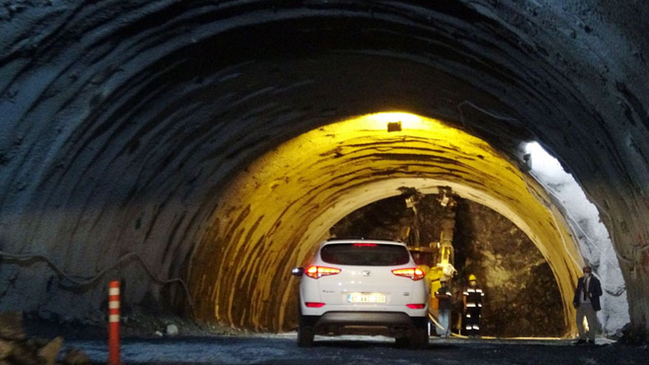 Avrupa'nın en uzunu olacak Zigana Tüneli'nde ışık göründü