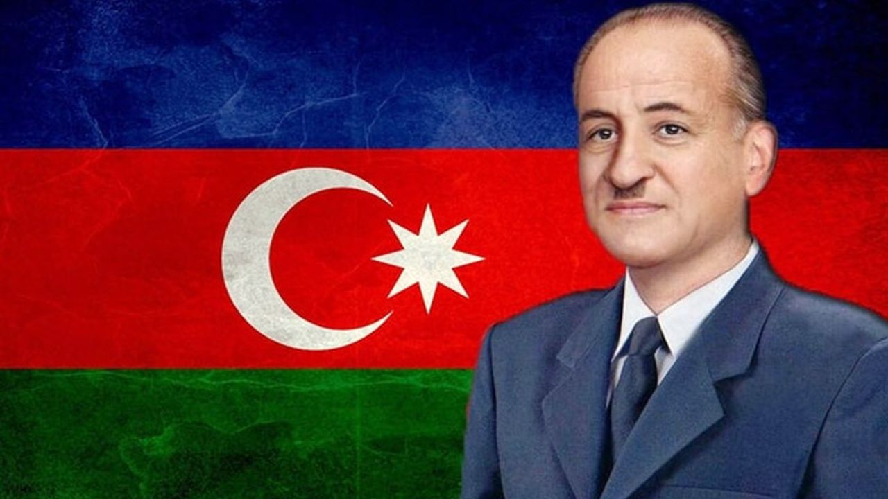 Yükselen bayrak bir daha inmez diyen M. Emin Resulzade!