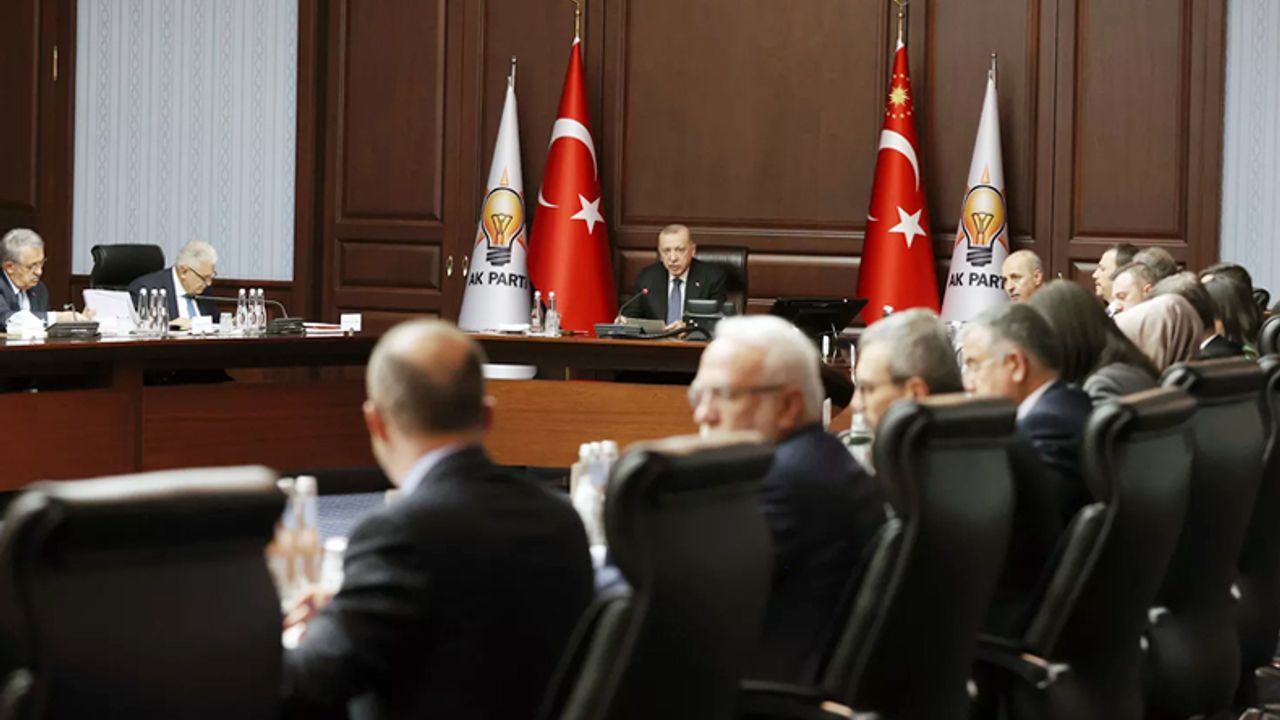 Erdoğan'ın gözde müteahhidi MYK'ya katılıp talimat almış