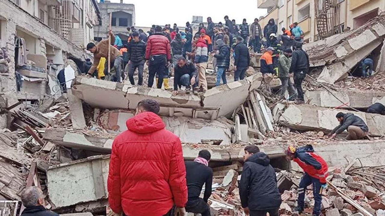 Depremin faturası ağırlaşıyor: Ölü sayısı 13 bin, yaralı sayısı 63 bine yaklaştı