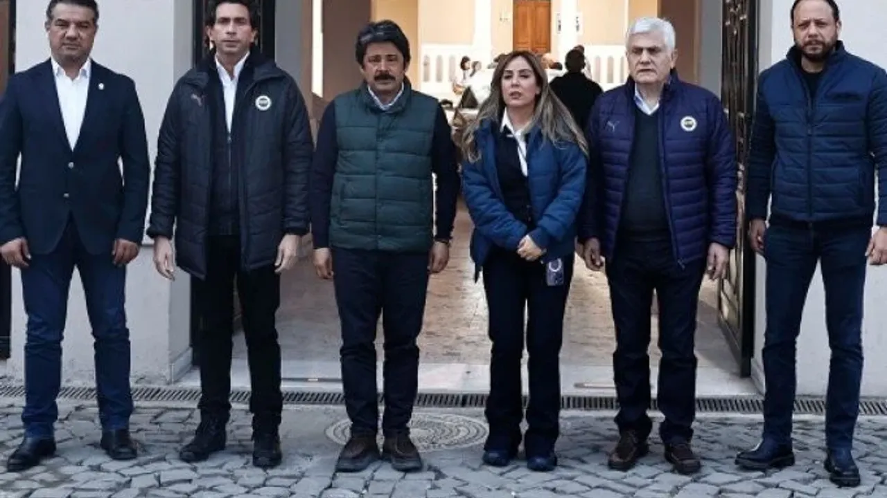 Fenerbahçe yönetimi yaraların sarılması için deprem bölgesinde