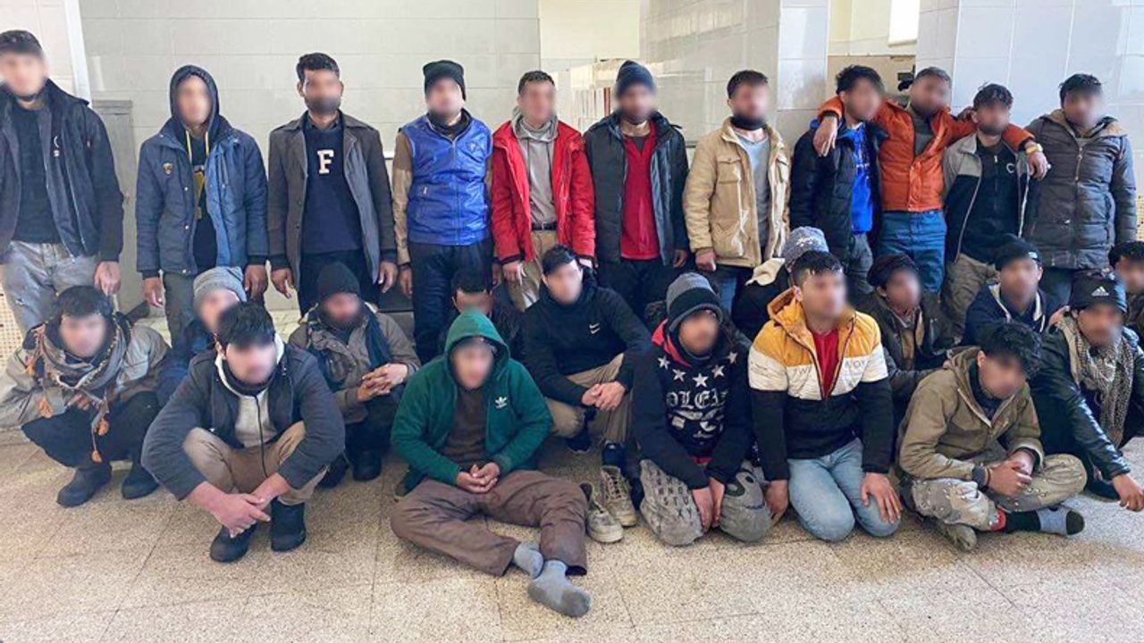 Depremde sınır kapılarının açıldığı iddia edilmişti: Van'da 440 düzensiz göçmen yakalandı
