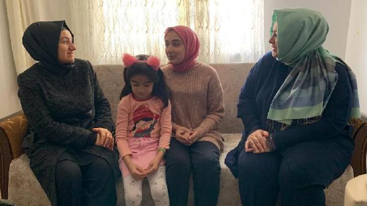 AK Parti Milletvekili Adayı Çelik, depremzede aileleri ziyaret etti