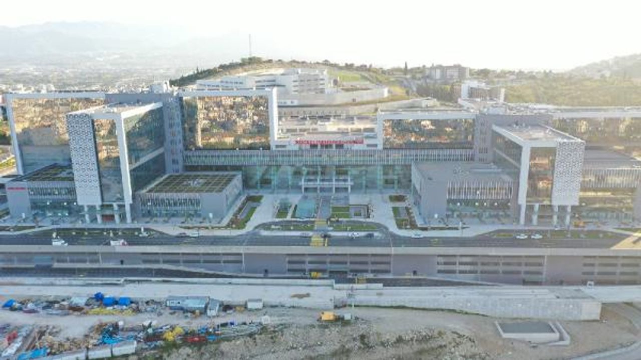 Bakan Koca: Kocaeli Şehir Hastanesi cumartesi günü açılıyor