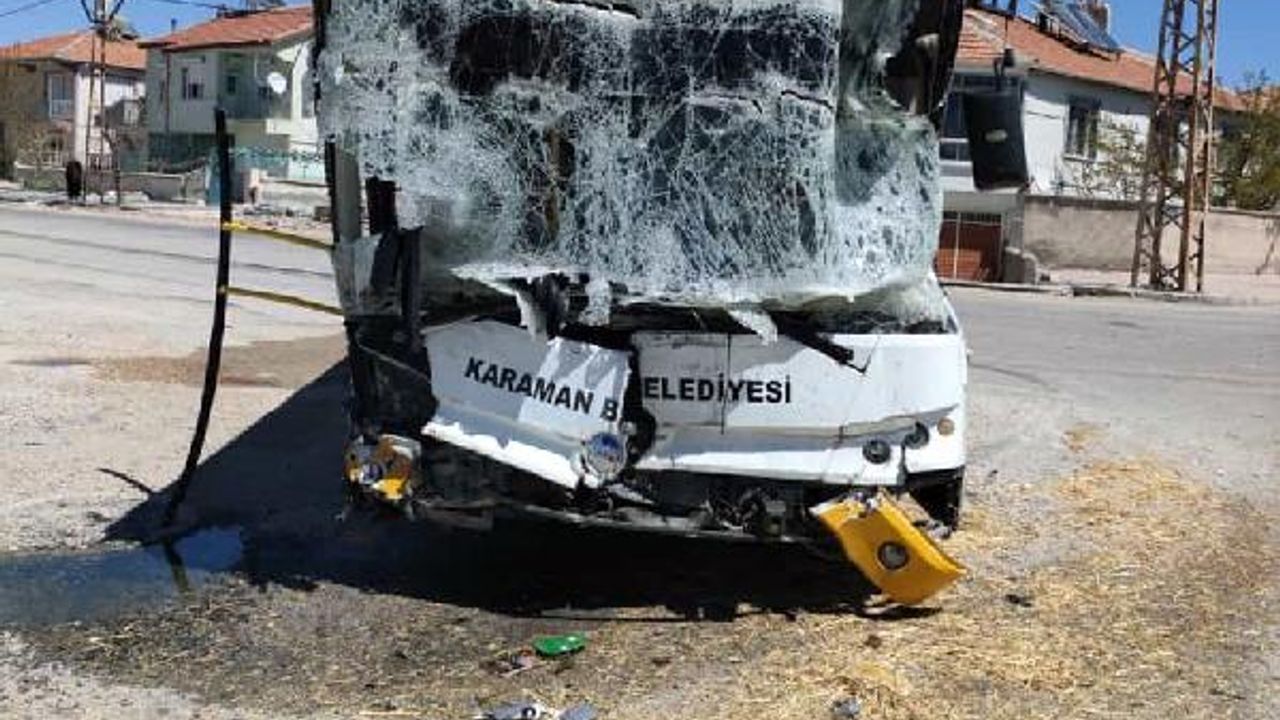 Belediye otobüsü ile kamyon çarpıştı: 7 yaralı
