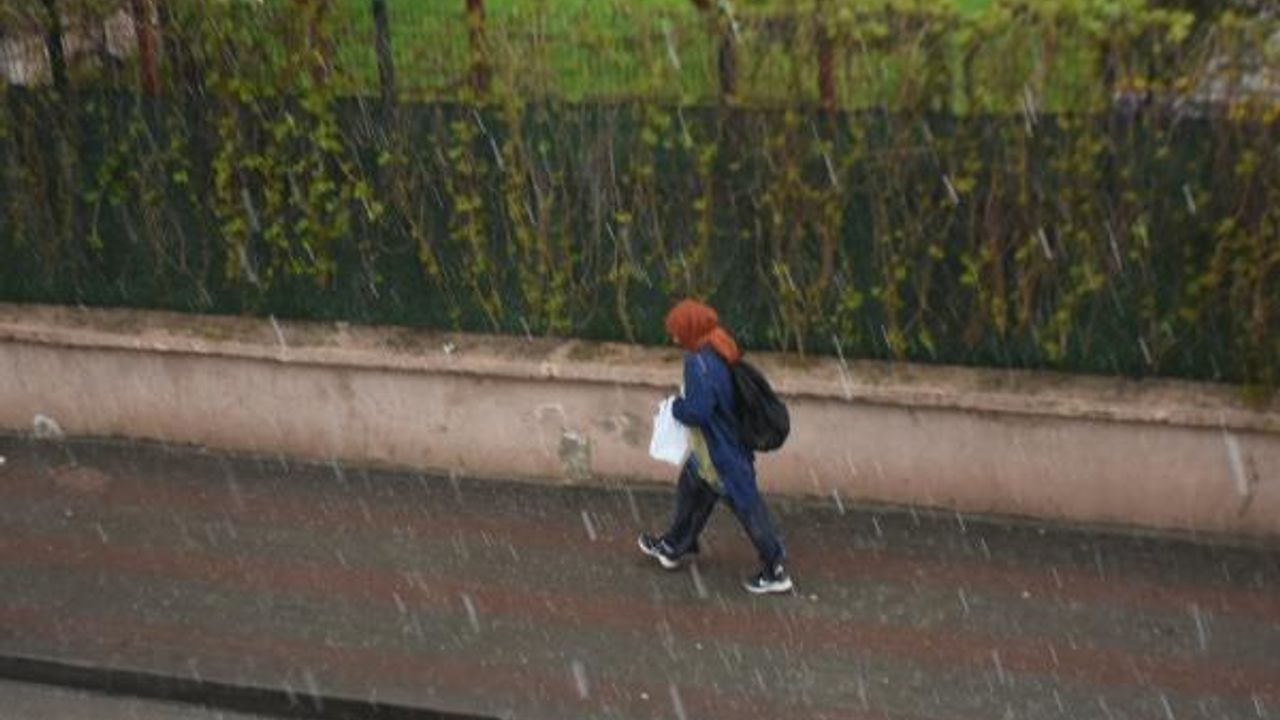 Edirne'de yağmur ve dolu etkili oldu