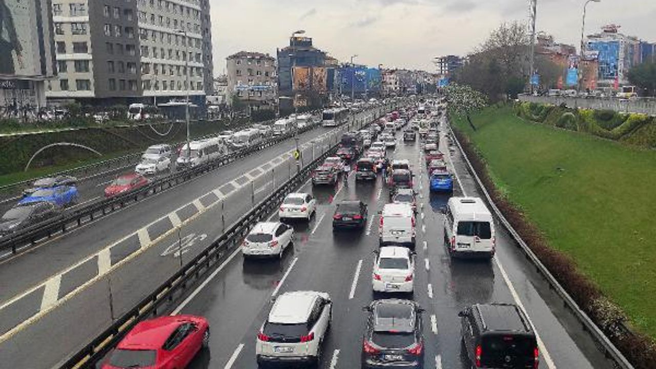 (FOTOĞRAF) İstanbul'da trafik yoğunluğu yüzde 83