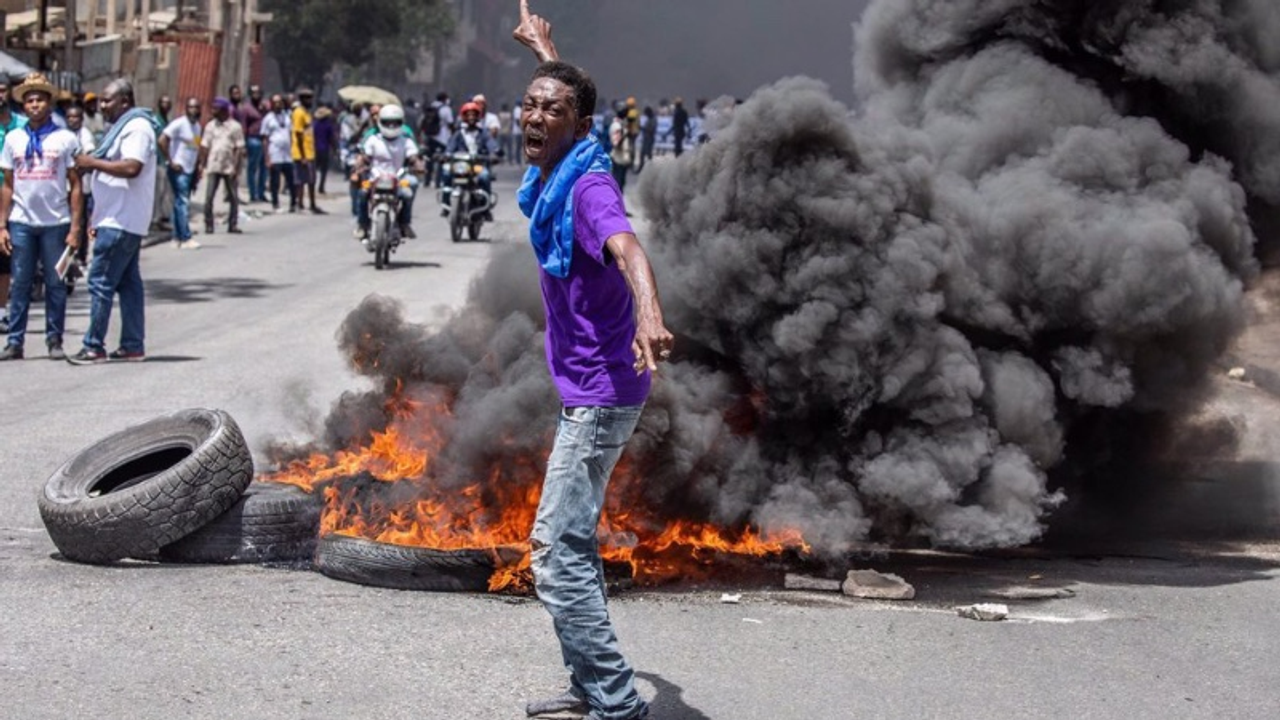 Haiti'de çete hesaplaşması: 13 kişi yakılarak öldürüldü