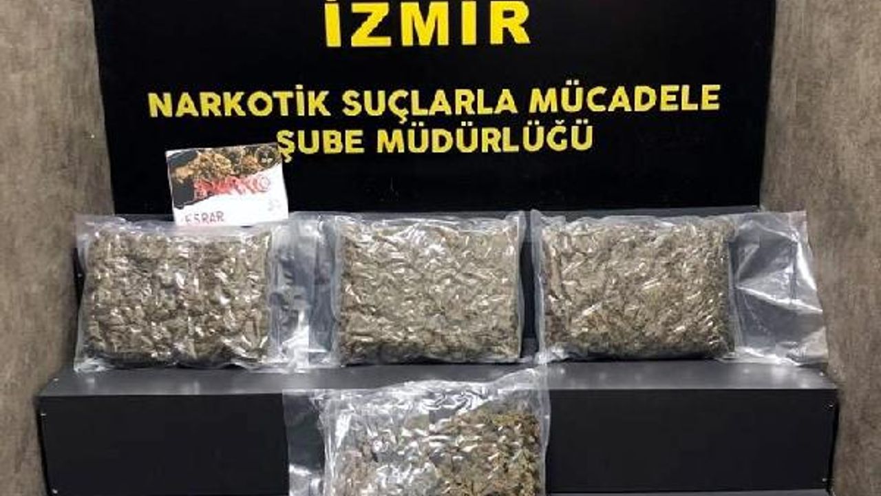 İzmir'de 13,5 kilo esrara 2 tutuklama