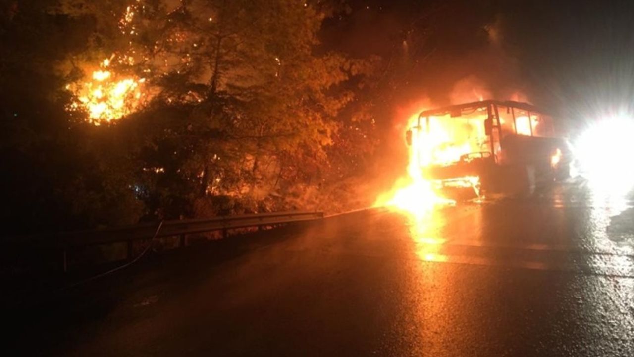 Yolcu otobüsü  alev alev yandı
