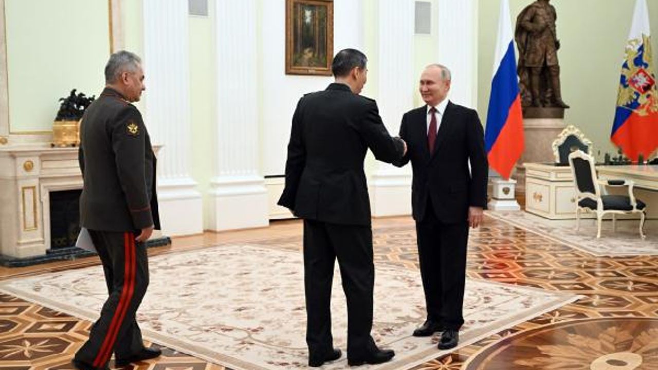 Putin, Çin Savunma Bakanı Şangfu ile görüştü
