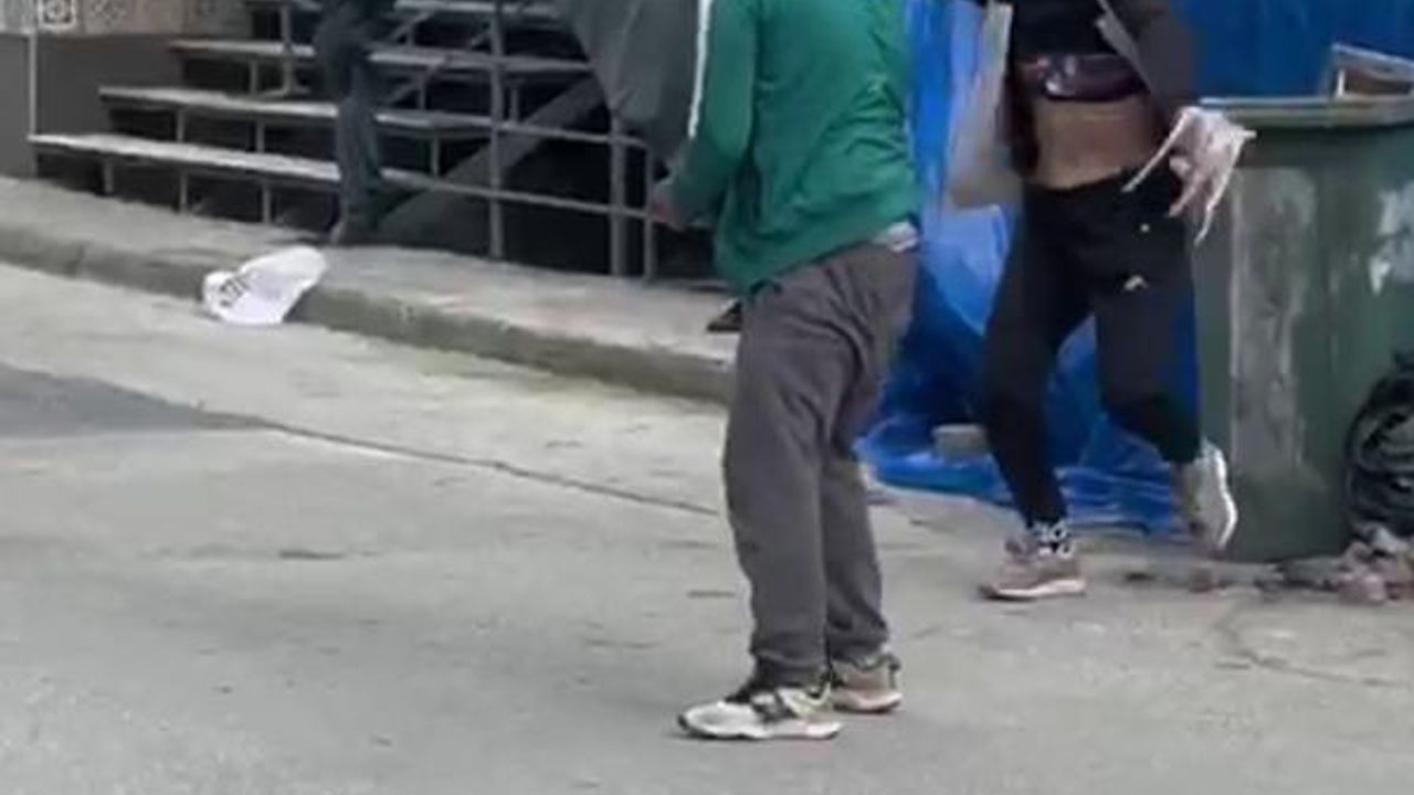 Sokakta kadınla erkeğin kavgası kamerada