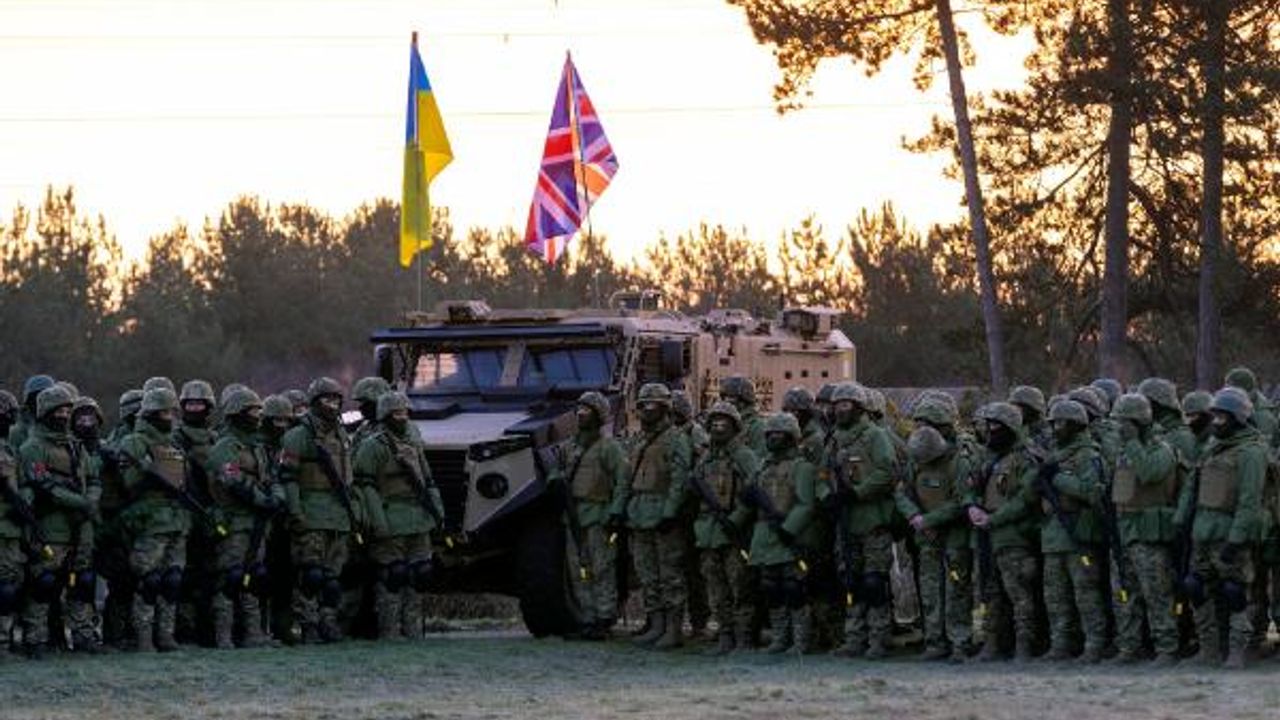 Ukraynalı askerler, İngiltere’de eğitime devam ediyor
