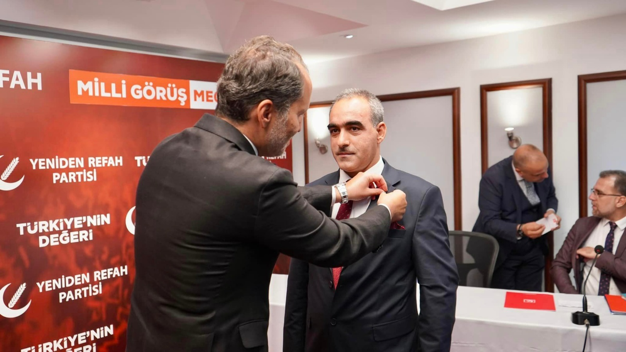 Diyarbakır’lı milletvekili adayına ‘YENİDEN’ rozet töreni yapıldı