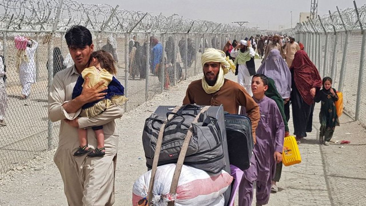 Pakistan’dan Afgan Sığınmacılarına Çağrı “Sınır Dışı “