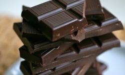 Uzman doktor çikolata yiyerek hastalıklardan nasıl korunabileceğimizi anlattı