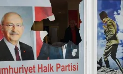 Almanya'da Atatürk'ün fotoğrafına saldırı!