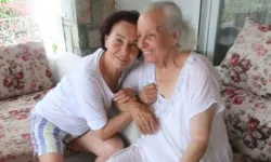 Fatma Girik'in annesi hayatını kaybetti