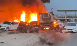 Hatay'da kontrolden çıkan kamyon asker uğurlayanların arasına daldı;12 ölü 31 yaralı