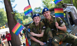 İsveç ordusundan LGBT haklarına  destek yürüyüşü