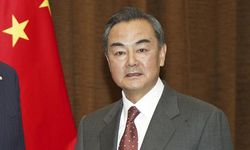 Wang Yi'nin Serdar Ortaç'a benzerliği Şok Etti!