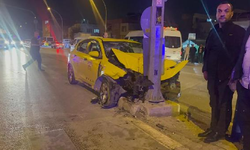 Bursa'da taksi ile motosiklet çarpıştı: 6 yaralı