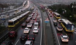 İstanbul’da yaşanan trafik yoğunluğu can sıkıyor! 